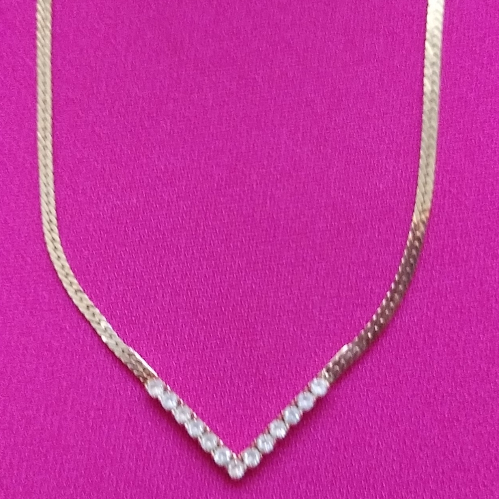 AVON * VINTAGE NECKLACE